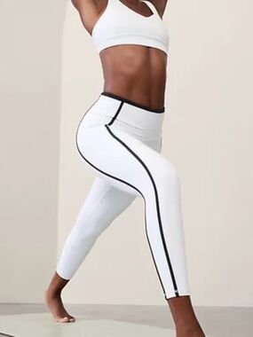 Athleta Women’s White with Black Elation Ultra High Rise 7/8 Legging size Large